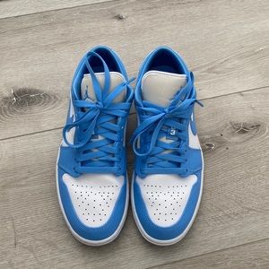 Air Jordan 1 Low UNC